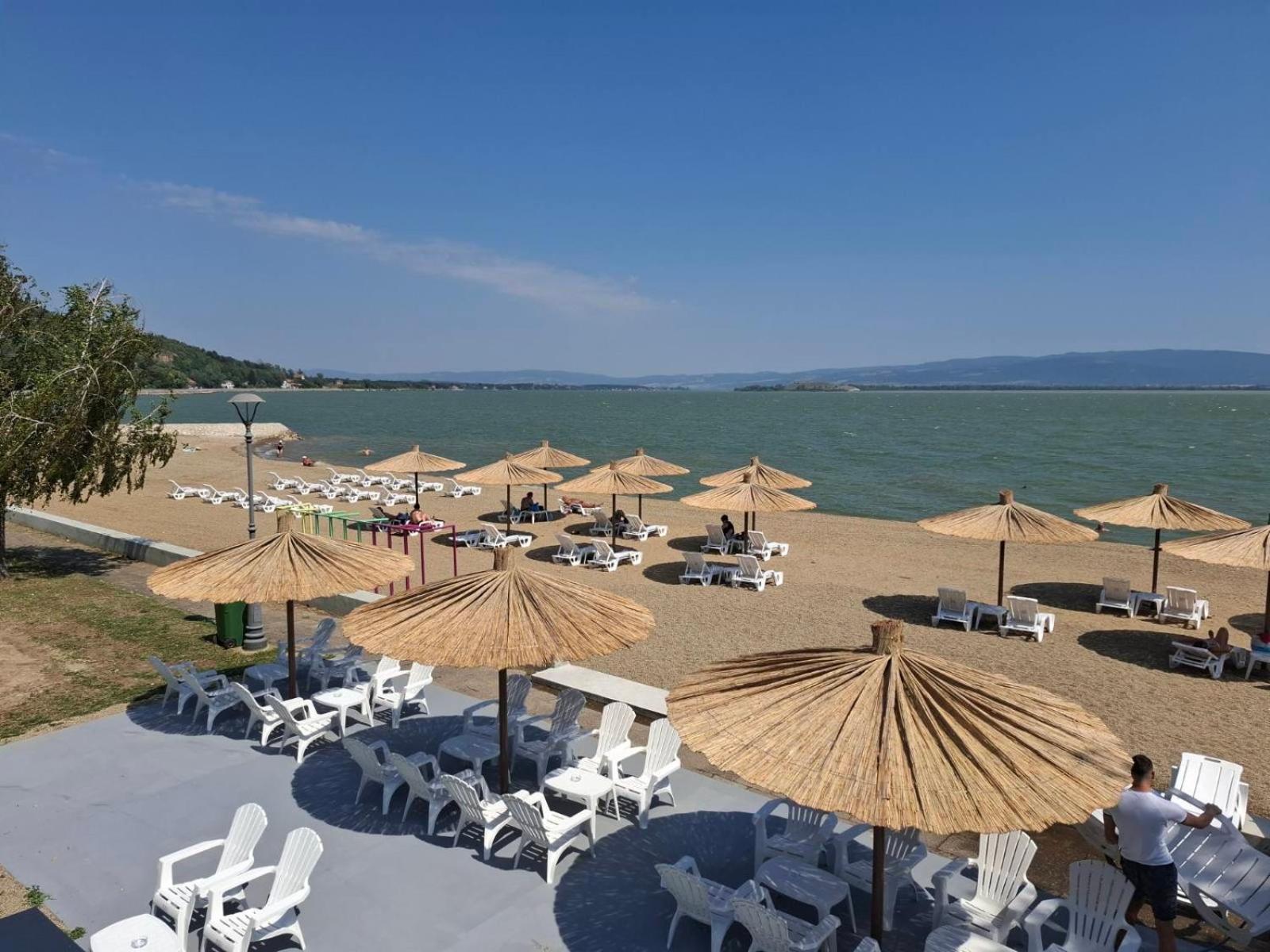 Moms House Hotel Голубац Екстериор снимка